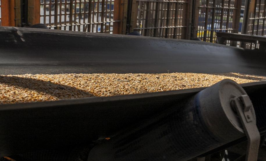 O segmento responde por quase 64% da movimentação do primeiro bimestre deste ano – com 5.893.104 toneladas. No último mês, de fevereiro, com 3.469.252 toneladas, os Granéis Sólidos somam 68,34% dos volumes movimentados, nos dois sentidos do comércio internacional.