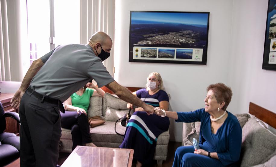 Prestes a completar 85 anos, dona Marly tinha o sonho de conhecer a Capitania dos Portos do Paraná e o cais do Porto de Paranaguá