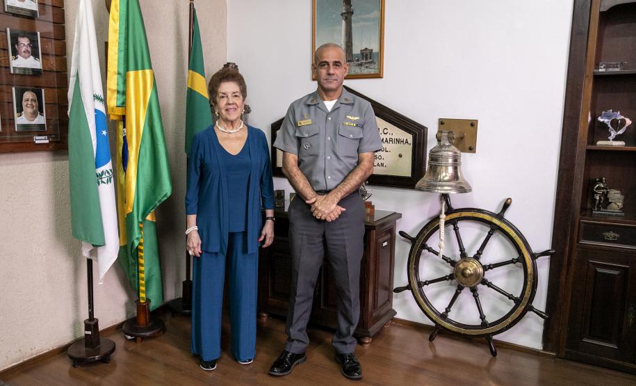 Prestes a completar 85 anos, dona Marly tinha o sonho de conhecer a Capitania dos Portos do Paraná e o cais do Porto de Paranaguá