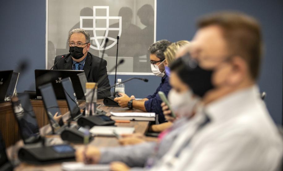 A Portos do Paraná realizou nesta quinta-feira (24), de forma virtual, a audiência pública sobre o arrendamento da área PAR09. A sessão é parte necessária do processo para a realização do certame licitatório do terminal em leilão a ser realizado ainda neste ano.