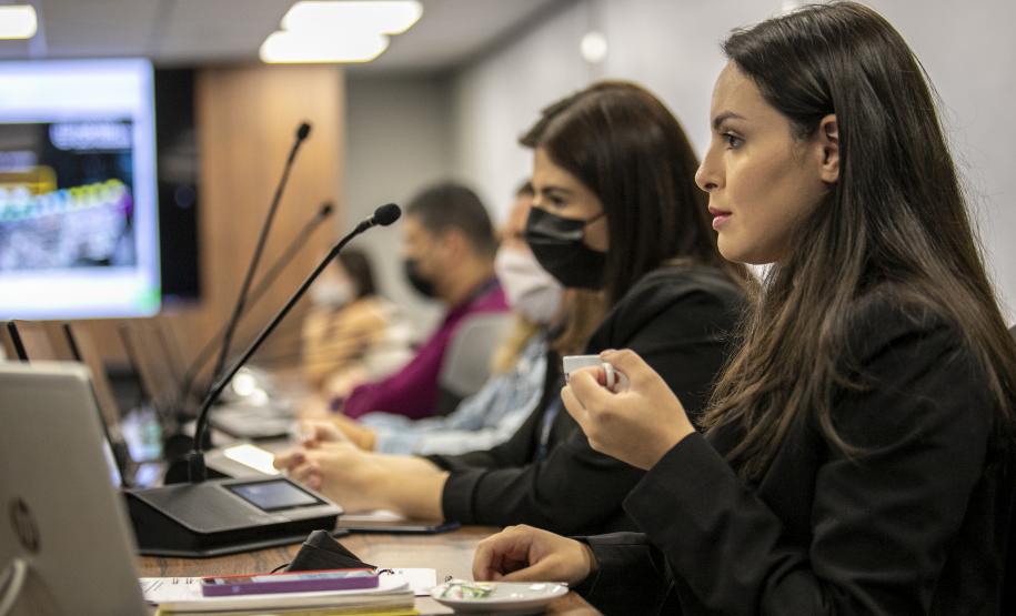 A Portos do Paraná realizou nesta quinta-feira (24), de forma virtual, a audiência pública sobre o arrendamento da área PAR09. A sessão é parte necessária do processo para a realização do certame licitatório do terminal em leilão a ser realizado ainda neste ano.