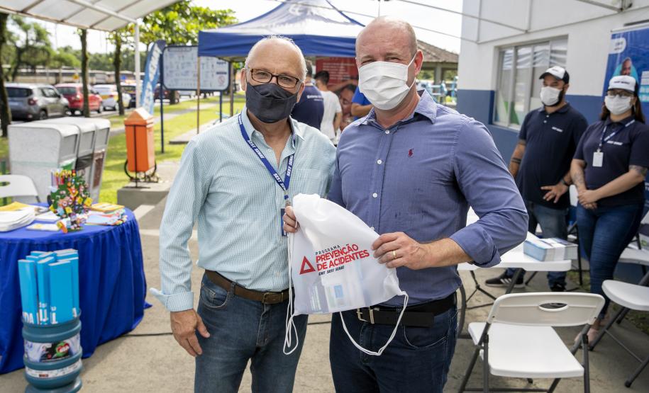 Entre os serviços ofertados gratuitamente estiveram cuidados com a saúde, capacitação, treinamentos, vacinação, orientações sobre trânsito, meio ambiente, segurança e corte de cabelo.