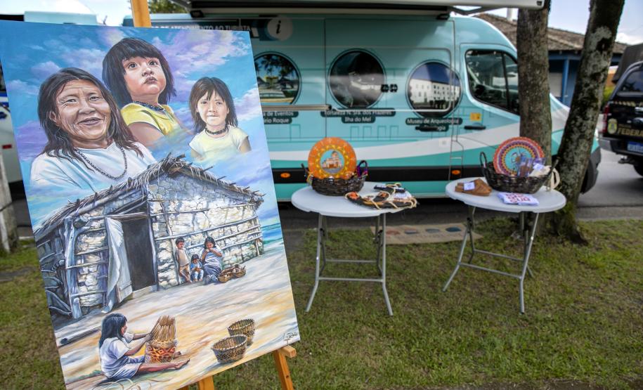 Entre os serviços ofertados gratuitamente estiveram cuidados com a saúde, capacitação, treinamentos, vacinação, orientações sobre trânsito, meio ambiente, segurança e corte de cabelo.