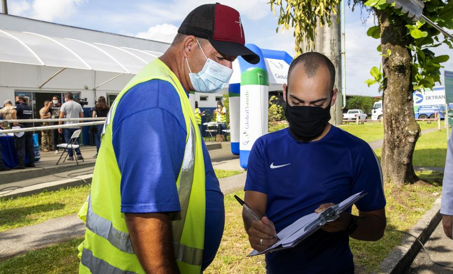 Entre os serviços ofertados gratuitamente estiveram cuidados com a saúde, capacitação, treinamentos, vacinação, orientações sobre trânsito, meio ambiente, segurança e corte de cabelo.