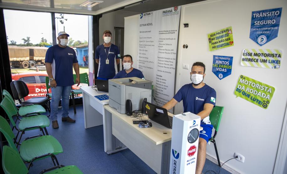 Entre os serviços ofertados gratuitamente estiveram cuidados com a saúde, capacitação, treinamentos, vacinação, orientações sobre trânsito, meio ambiente, segurança e corte de cabelo.