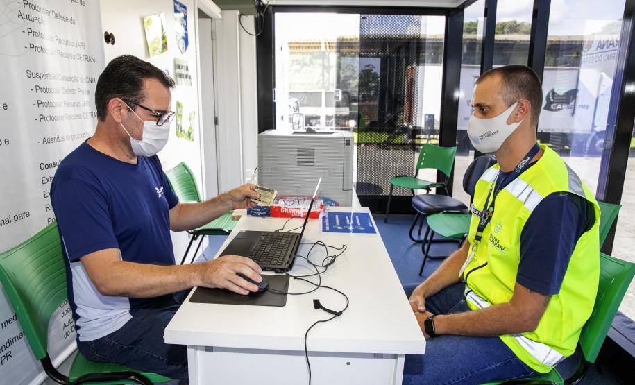 Entre os serviços ofertados gratuitamente estiveram cuidados com a saúde, capacitação, treinamentos, vacinação, orientações sobre trânsito, meio ambiente, segurança e corte de cabelo.