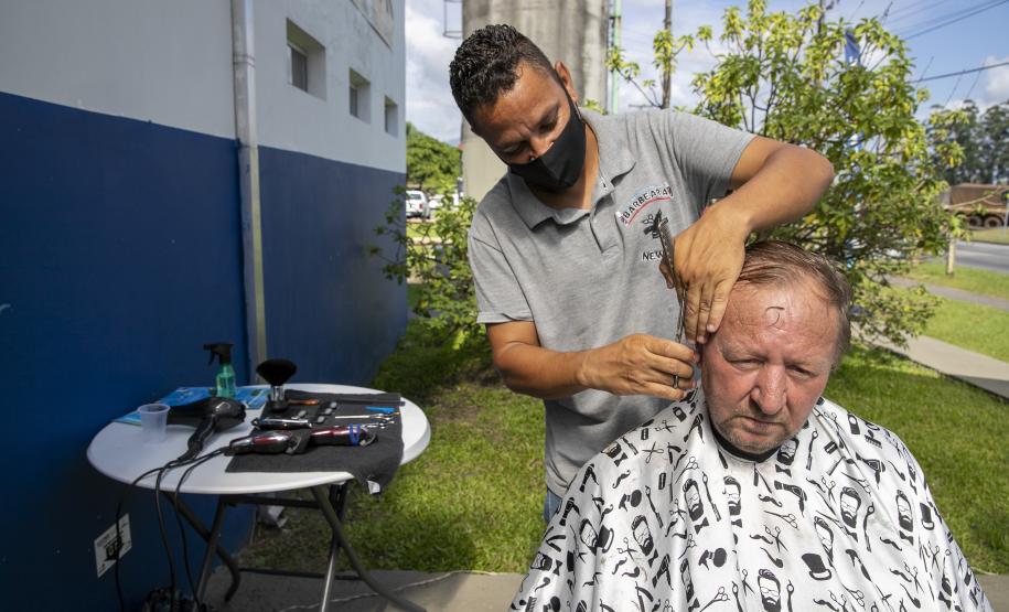 Entre os serviços ofertados gratuitamente estiveram cuidados com a saúde, capacitação, treinamentos, vacinação, orientações sobre trânsito, meio ambiente, segurança e corte de cabelo.