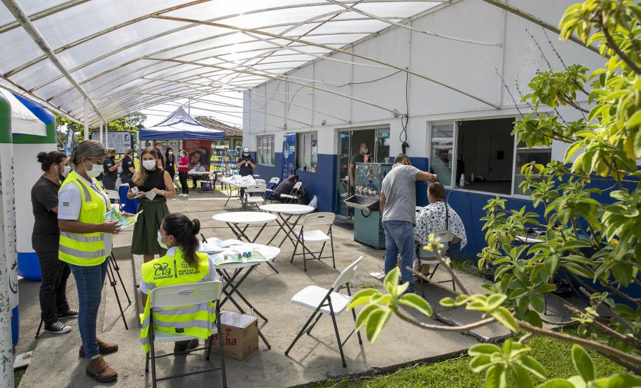 Entre os serviços ofertados gratuitamente estiveram cuidados com a saúde, capacitação, treinamentos, vacinação, orientações sobre trânsito, meio ambiente, segurança e corte de cabelo.