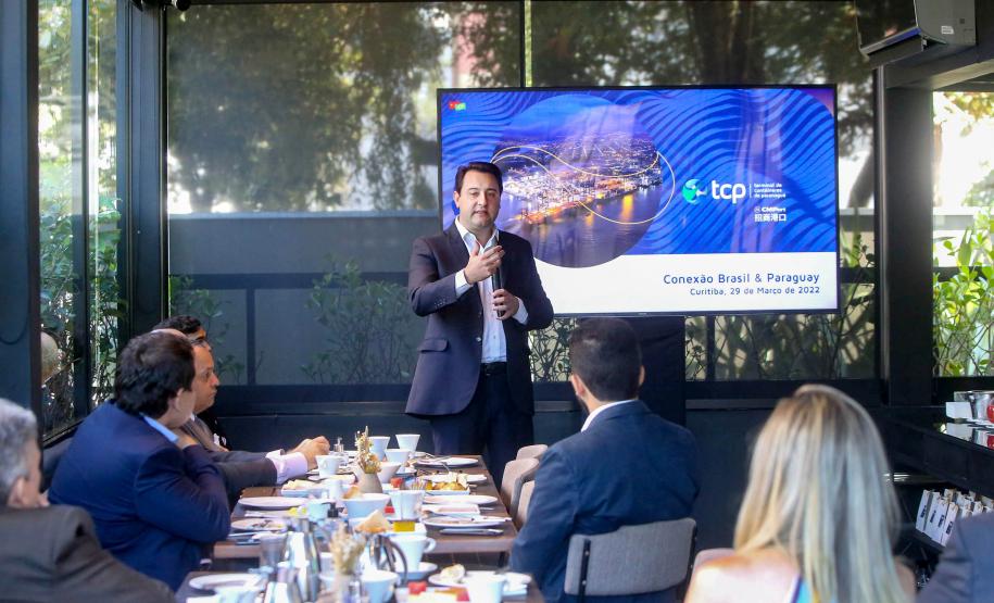 Ratinho Junior disse que o terminal é uma das principais portas de entrada e saída de produtos para o país vizinho. Projetos como a Nova Ferroeste, o programa de concessões rodoviárias, a Ponte de Integração Brasil-Paraguai e as melhorias no Porto posicionam o Paraná como a Central Logística da América do Sul.