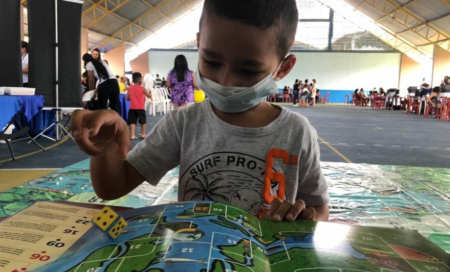 Ação é mensal, leva diversos serviços para a população e acontece em parceria com a Prefeitura de Paranaguá e diversas entidades