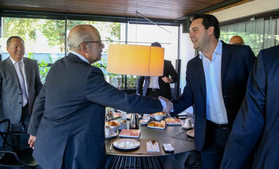 Ratinho Junior disse que o terminal é uma das principais portas de entrada e saída de produtos para o país vizinho. Projetos como a Nova Ferroeste, o programa de concessões rodoviárias, a Ponte de Integração Brasil-Paraguai e as melhorias no Porto posicionam o Paraná como a Central Logística da América do Sul.