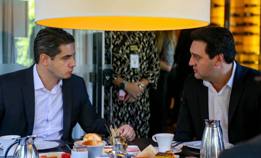 Ratinho Junior disse que o terminal é uma das principais portas de entrada e saída de produtos para o país vizinho. Projetos como a Nova Ferroeste, o programa de concessões rodoviárias, a Ponte de Integração Brasil-Paraguai e as melhorias no Porto posicionam o Paraná como a Central Logística da América do Sul.