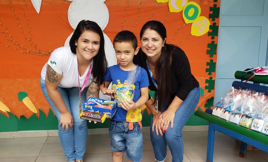 Outras quatro entidades representadas pelo Projeto Santa Ceia também foram beneficiadas com caixas de bombons. Ao todo, mais de 330 crianças foram presenteadas