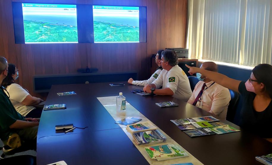 Durante o encontro foram apresentadas as diferentes atividades realizadas nos meios sócio, biótico e físico, além dos projetos na área de segurança do trabalho.