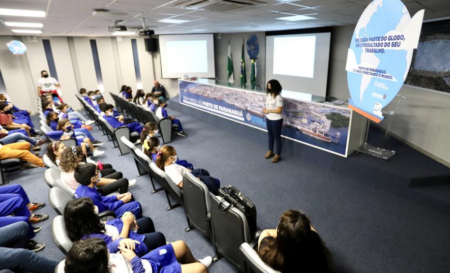 Projeto Porto Escola retoma atividades após ser suspenso devido à pandemia