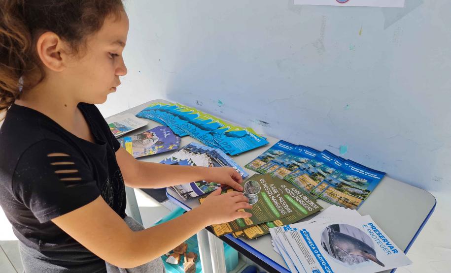 Ação pioneira aconteceu em Encantadas, na Ilha do Mel, e é alusiva à Semana Nacional do Museu. Entre os objetos expostos, estão fotos, máquinas antigas, obras de arte, artefatos artísticos, peças de navios