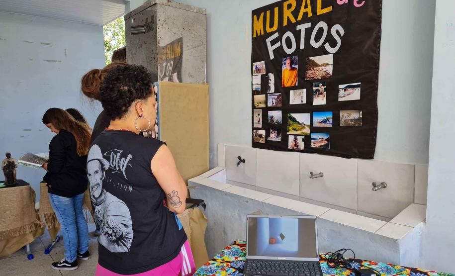 Ação pioneira aconteceu em Encantadas, na Ilha do Mel, e é alusiva à Semana Nacional do Museu. Entre os objetos expostos, estão fotos, máquinas antigas, obras de arte, artefatos artísticos, peças de navios