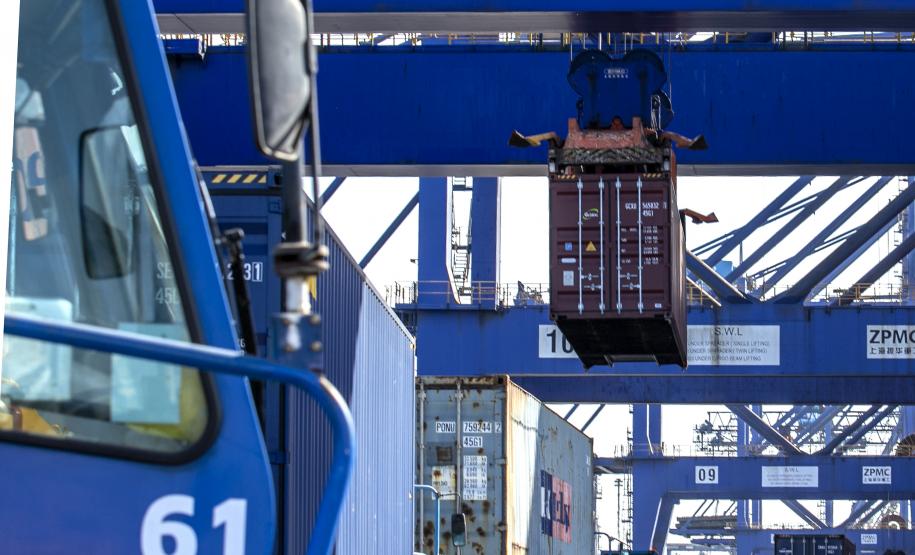 Portos do Paraná registram aumento de 2,4% de movimentação no quadrimestre