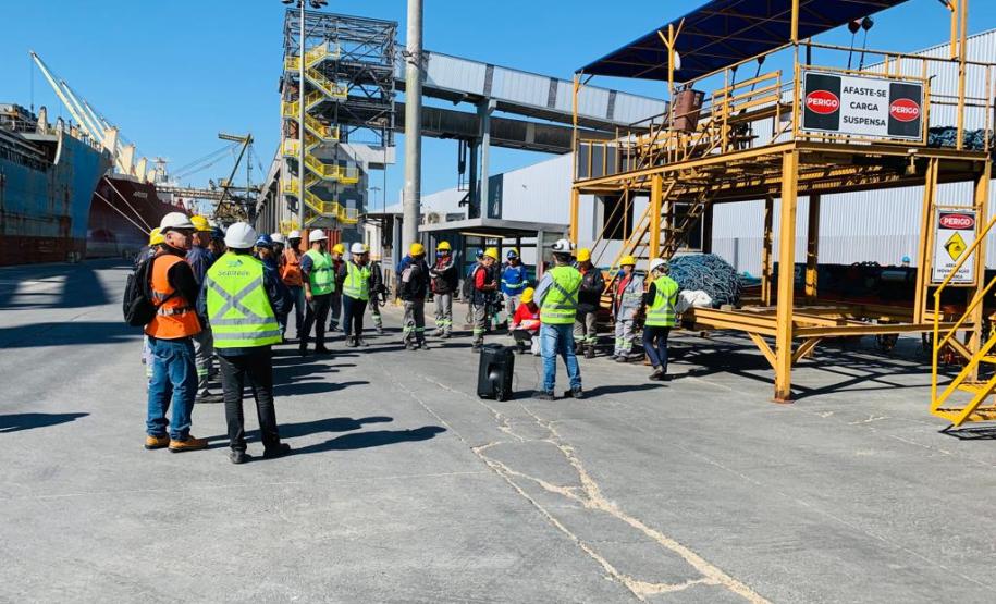 Realizado pela Portos do Paraná e Órgão Gestor de Mão de Obras, evento reuniu portuários e prestadores de serviço. Proposta foi falar sobre o assunto fugindo um pouco da parte técnica, mas trazendo temas que façam os trabalhadores refletirem.