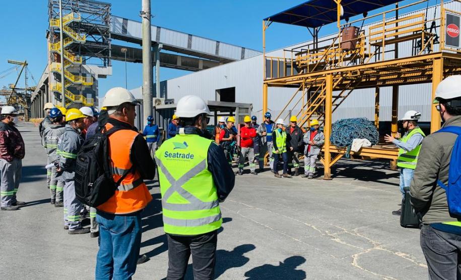 Realizado pela Portos do Paraná e Órgão Gestor de Mão de Obras, evento reuniu portuários e prestadores de serviço. Proposta foi falar sobre o assunto fugindo um pouco da parte técnica, mas trazendo temas que façam os trabalhadores refletirem.