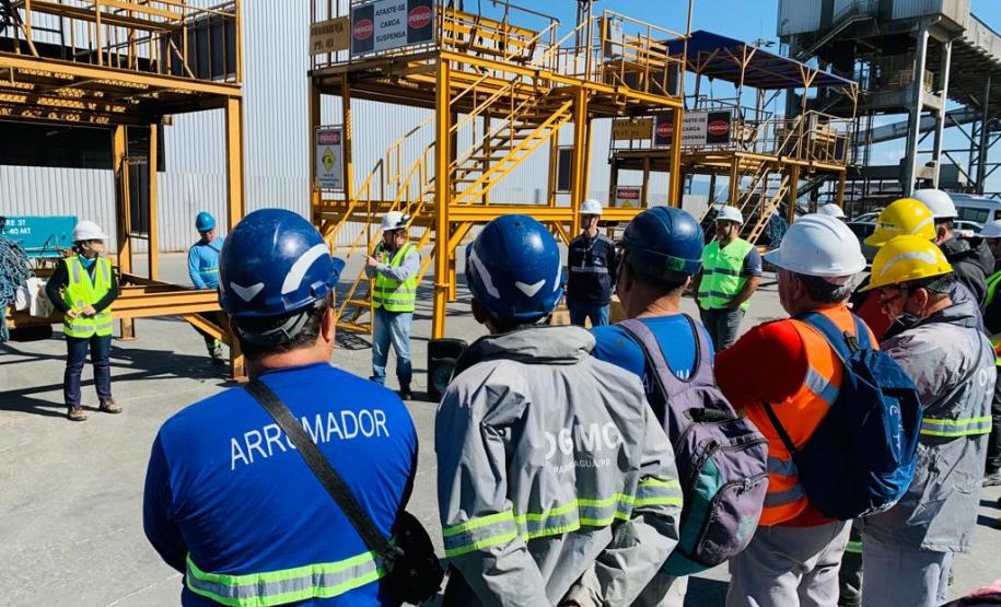 Realizado pela Portos do Paraná e Órgão Gestor de Mão de Obras, evento reuniu portuários e prestadores de serviço. Proposta foi falar sobre o assunto fugindo um pouco da parte técnica, mas trazendo temas que façam os trabalhadores refletirem.
