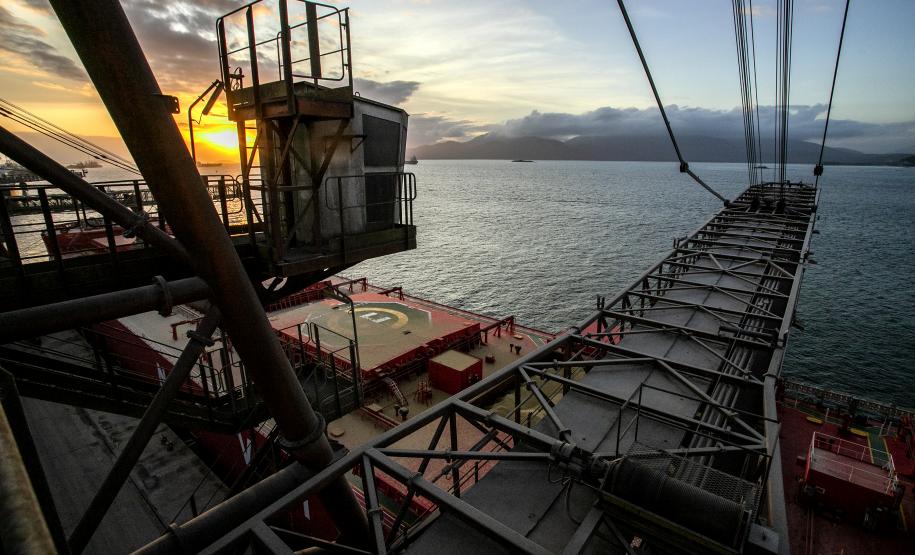 Embarques pelo corredor de exportação do Porto de Paranaguá crescem 7,4%