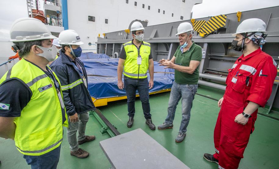 MV Afros foi reconhecido como o graneleiro com o melhor desempenho ambiental no planeta. A embarcação funciona com velas rotatórias, que reduzem o consumo de combustível e permitem maior desempenho na navegação.