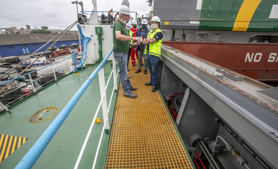 MV Afros foi reconhecido como o graneleiro com o melhor desempenho ambiental no planeta. A embarcação funciona com velas rotatórias, que reduzem o consumo de combustível e permitem maior desempenho na navegação.