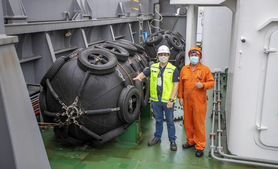 MV Afros foi reconhecido como o graneleiro com o melhor desempenho ambiental no planeta. A embarcação funciona com velas rotatórias, que reduzem o consumo de combustível e permitem maior desempenho na navegação.