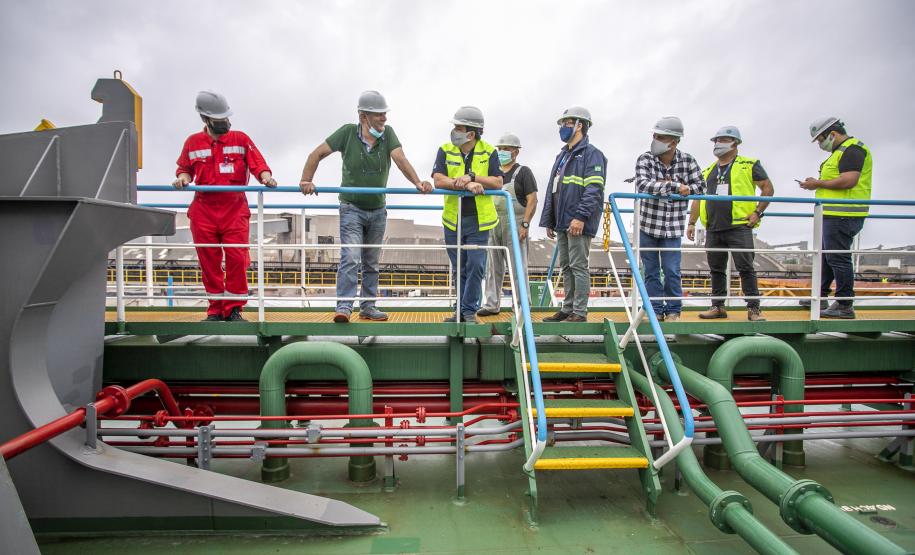 MV Afros foi reconhecido como o graneleiro com o melhor desempenho ambiental no planeta. A embarcação funciona com velas rotatórias, que reduzem o consumo de combustível e permitem maior desempenho na navegação.