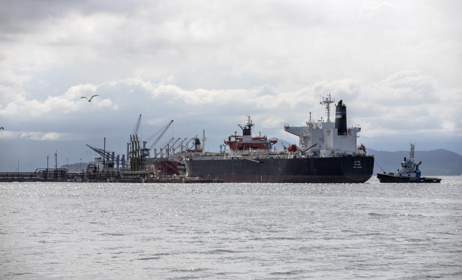 Portos do Paraná registram aumento de 2,4% de movimentação no quadrimestre