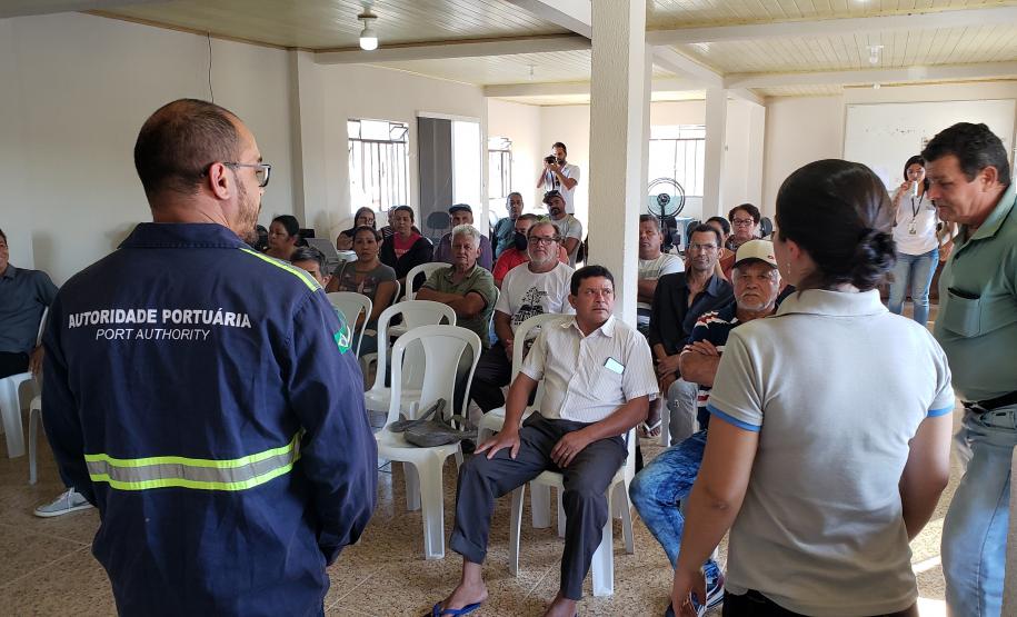 Evento que acontece na Ilha de Amparo já passou por Antonina, Ilha dos Valadares, Eufrasina e Guaraqueçaba. Objetivo é apresentar aos pescadores os dados de produção levantados através de monitoramentos realizados pela empresa pública.