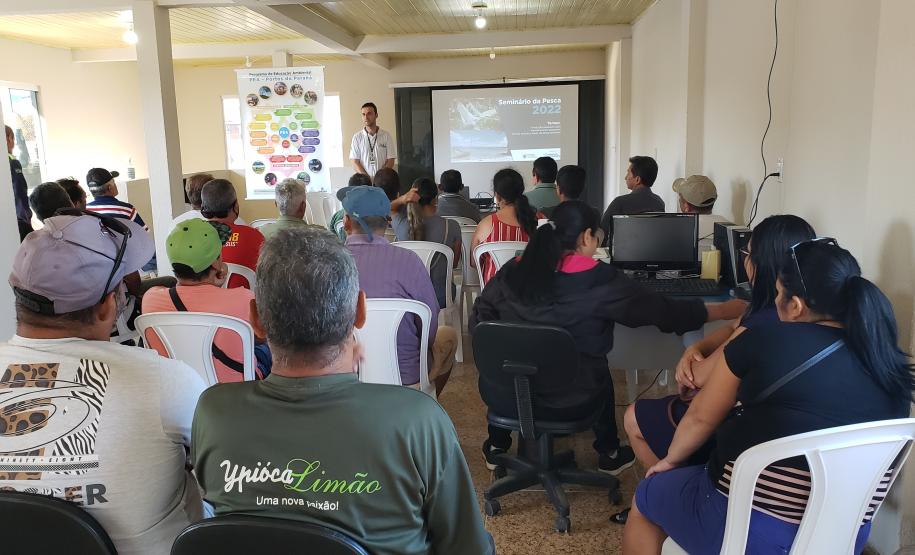 Evento que acontece na Ilha de Amparo já passou por Antonina, Ilha dos Valadares, Eufrasina e Guaraqueçaba. Objetivo é apresentar aos pescadores os dados de produção levantados através de monitoramentos realizados pela empresa pública.