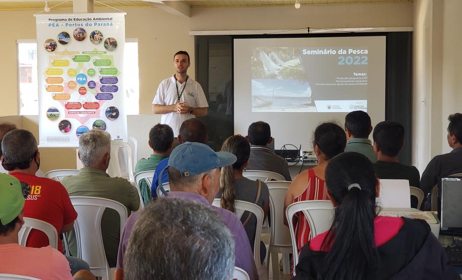 Evento que acontece na Ilha de Amparo já passou por Antonina, Ilha dos Valadares, Eufrasina e Guaraqueçaba. Objetivo é apresentar aos pescadores os dados de produção levantados através de monitoramentos realizados pela empresa pública.