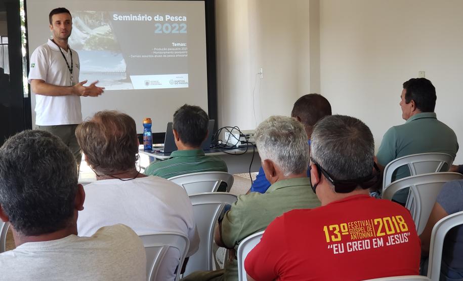 Evento que acontece na Ilha de Amparo já passou por Antonina, Ilha dos Valadares, Eufrasina e Guaraqueçaba. Objetivo é apresentar aos pescadores os dados de produção levantados através de monitoramentos realizados pela empresa pública.