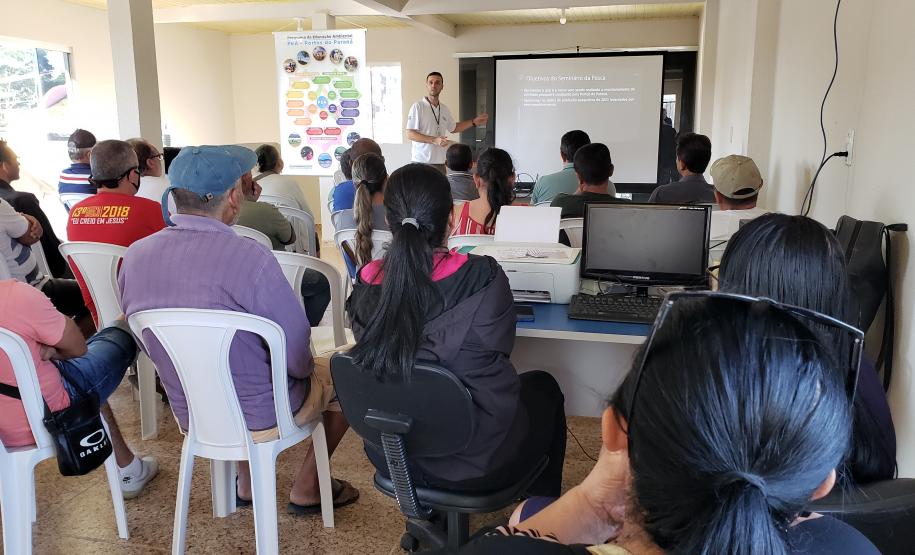 Evento que acontece na Ilha de Amparo já passou por Antonina, Ilha dos Valadares, Eufrasina e Guaraqueçaba. Objetivo é apresentar aos pescadores os dados de produção levantados através de monitoramentos realizados pela empresa pública.
