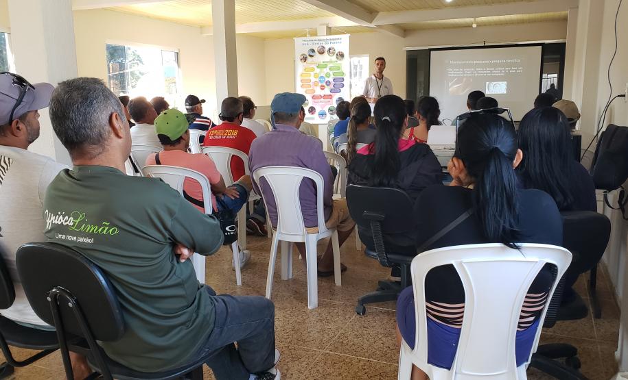 Evento que acontece na Ilha de Amparo já passou por Antonina, Ilha dos Valadares, Eufrasina e Guaraqueçaba. Objetivo é apresentar aos pescadores os dados de produção levantados através de monitoramentos realizados pela empresa pública.