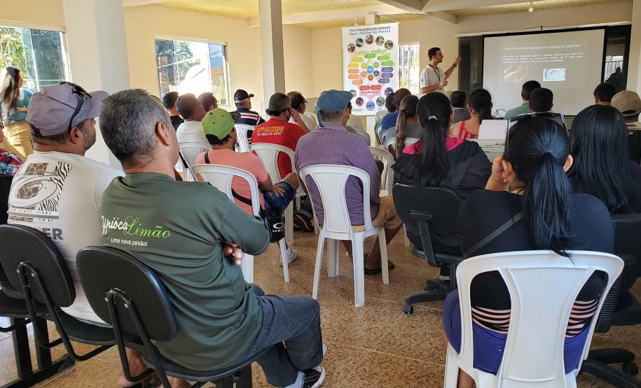 Evento que acontece na Ilha de Amparo já passou por Antonina, Ilha dos Valadares, Eufrasina e Guaraqueçaba. Objetivo é apresentar aos pescadores os dados de produção levantados através de monitoramentos realizados pela empresa pública.