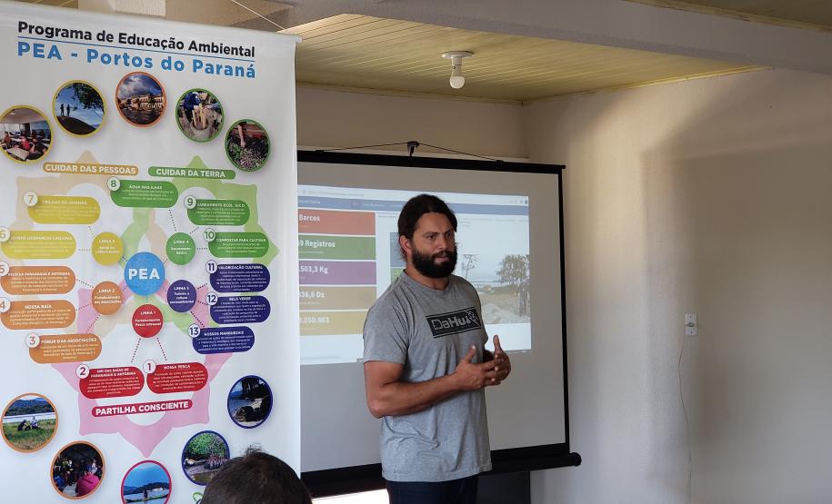 Evento que acontece na Ilha de Amparo já passou por Antonina, Ilha dos Valadares, Eufrasina e Guaraqueçaba. Objetivo é apresentar aos pescadores os dados de produção levantados através de monitoramentos realizados pela empresa pública.