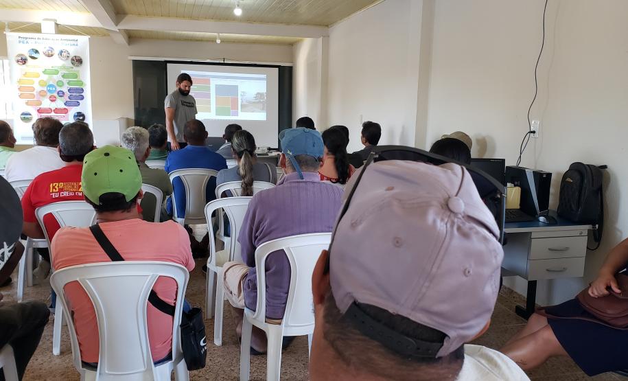 Evento que acontece na Ilha de Amparo já passou por Antonina, Ilha dos Valadares, Eufrasina e Guaraqueçaba. Objetivo é apresentar aos pescadores os dados de produção levantados através de monitoramentos realizados pela empresa pública.