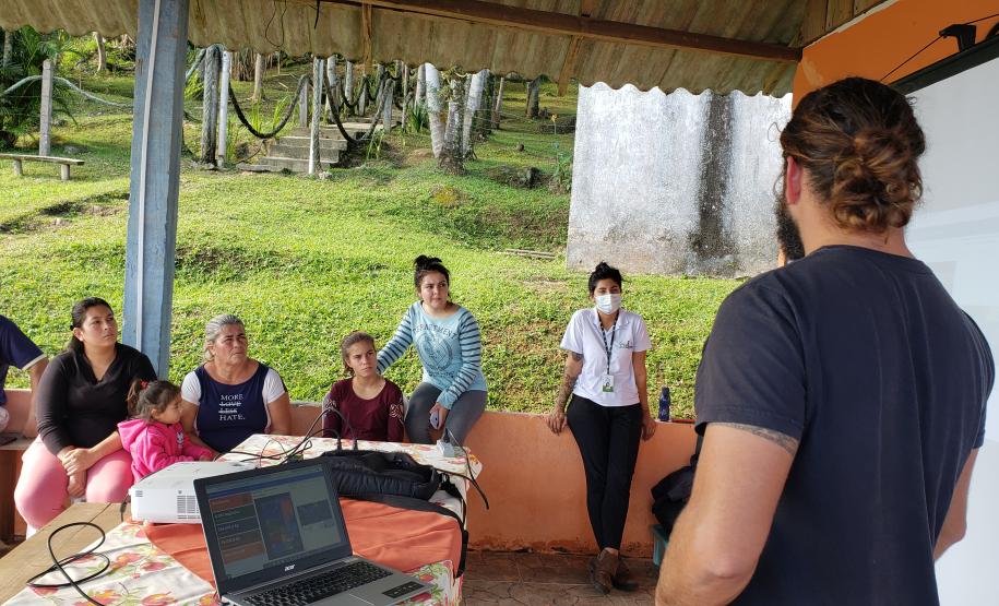 Evento que acontece na Ilha de Amparo já passou por Antonina, Ilha dos Valadares, Eufrasina e Guaraqueçaba. Objetivo é apresentar aos pescadores os dados de produção levantados através de monitoramentos realizados pela empresa pública.