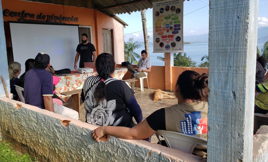 Evento que acontece na Ilha de Amparo já passou por Antonina, Ilha dos Valadares, Eufrasina e Guaraqueçaba. Objetivo é apresentar aos pescadores os dados de produção levantados através de monitoramentos realizados pela empresa pública.