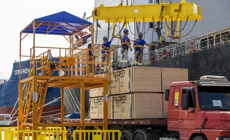 Nos cinco primeiros meses, exportações de carga geral pelo Paraná aumentaram 7%