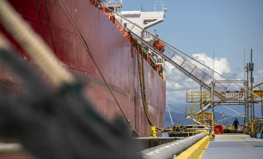 Embarque de líquidos de origem vegetal é destaque nas exportações pelo Porto de Paranaguá