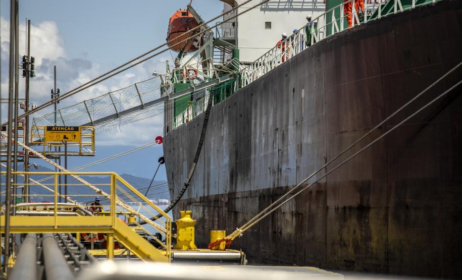 Embarque de líquidos de origem vegetal é destaque nas exportações pelo Porto de Paranaguá
