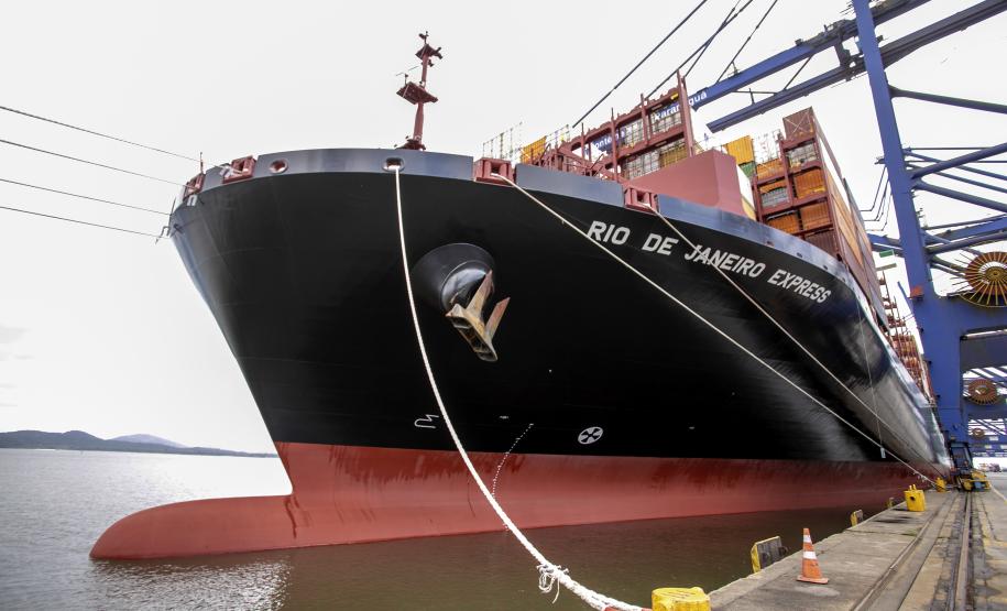 TCP RECEBE MAIOR NAVIO EM CAPACIDADE DA HISTÓRIA DO TERMINAL Rio de Janeiro Express também é o maior em número de tomadas: embarcação possui 2.200 plugues para contêineres refrigerados
