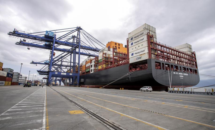 TCP RECEBE MAIOR NAVIO EM CAPACIDADE DA HISTÓRIA DO TERMINAL Rio de Janeiro Express também é o maior em número de tomadas: embarcação possui 2.200 plugues para contêineres refrigerados