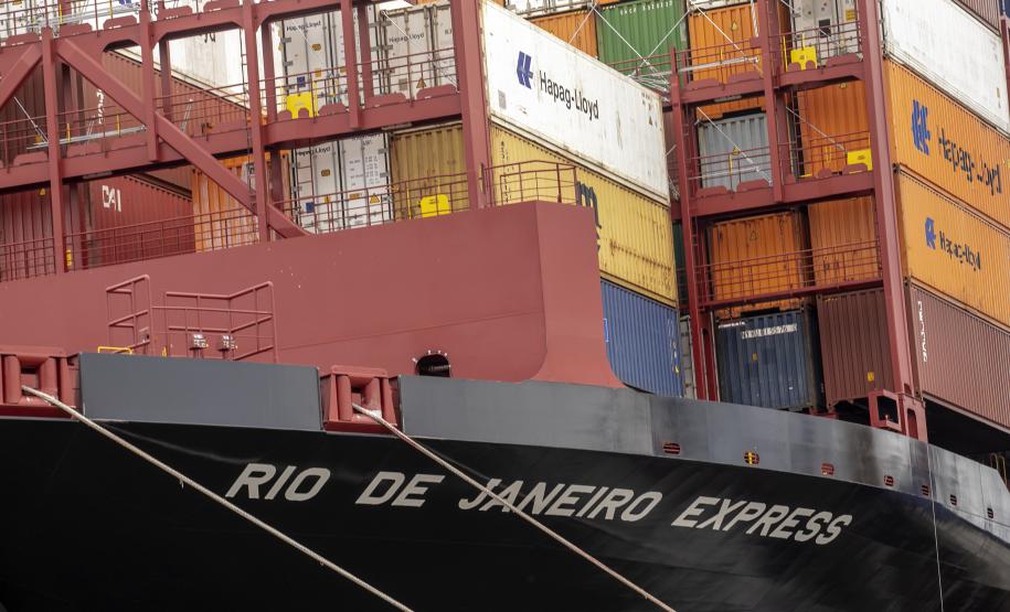 TCP RECEBE MAIOR NAVIO EM CAPACIDADE DA HISTÓRIA DO TERMINAL Rio de Janeiro Express também é o maior em número de tomadas: embarcação possui 2.200 plugues para contêineres refrigerados