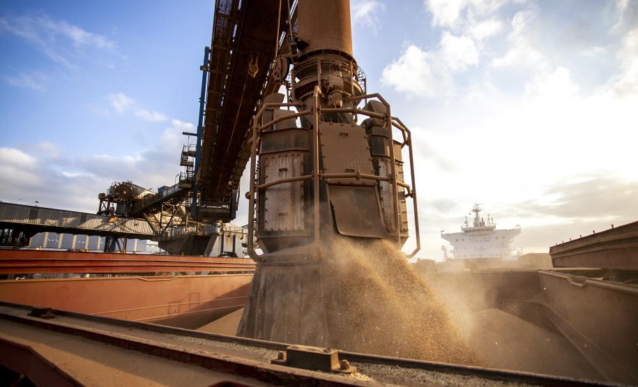 Aumento de profundidade no canal amplia ganho operacional nos Portos do Paraná