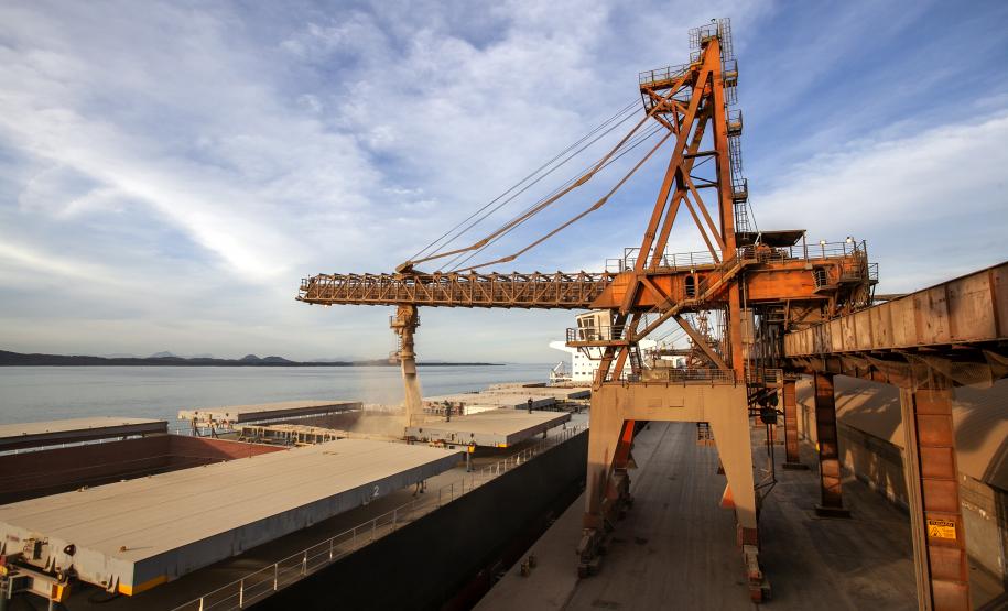 Aumento de profundidade no canal amplia ganho operacional nos Portos do Paraná